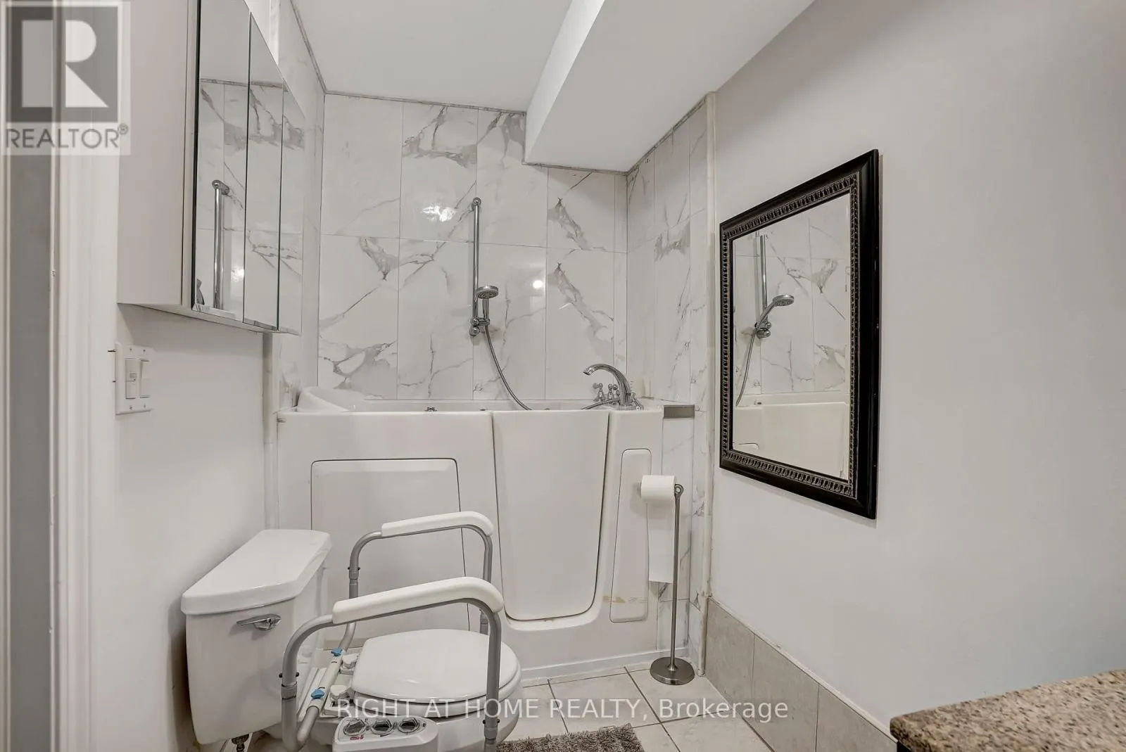 461 LAKESHORE ROAD W