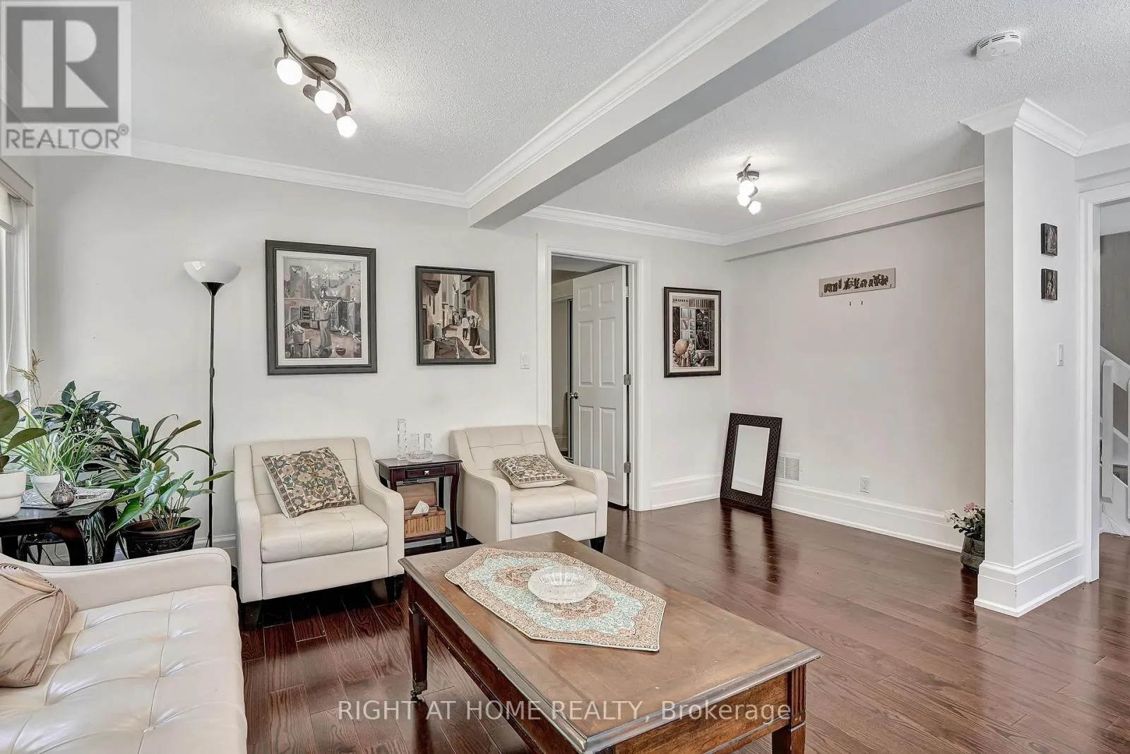 461 LAKESHORE ROAD W