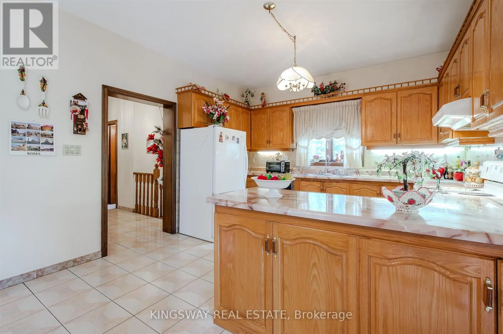 27 MULHOLLAND AVENUE