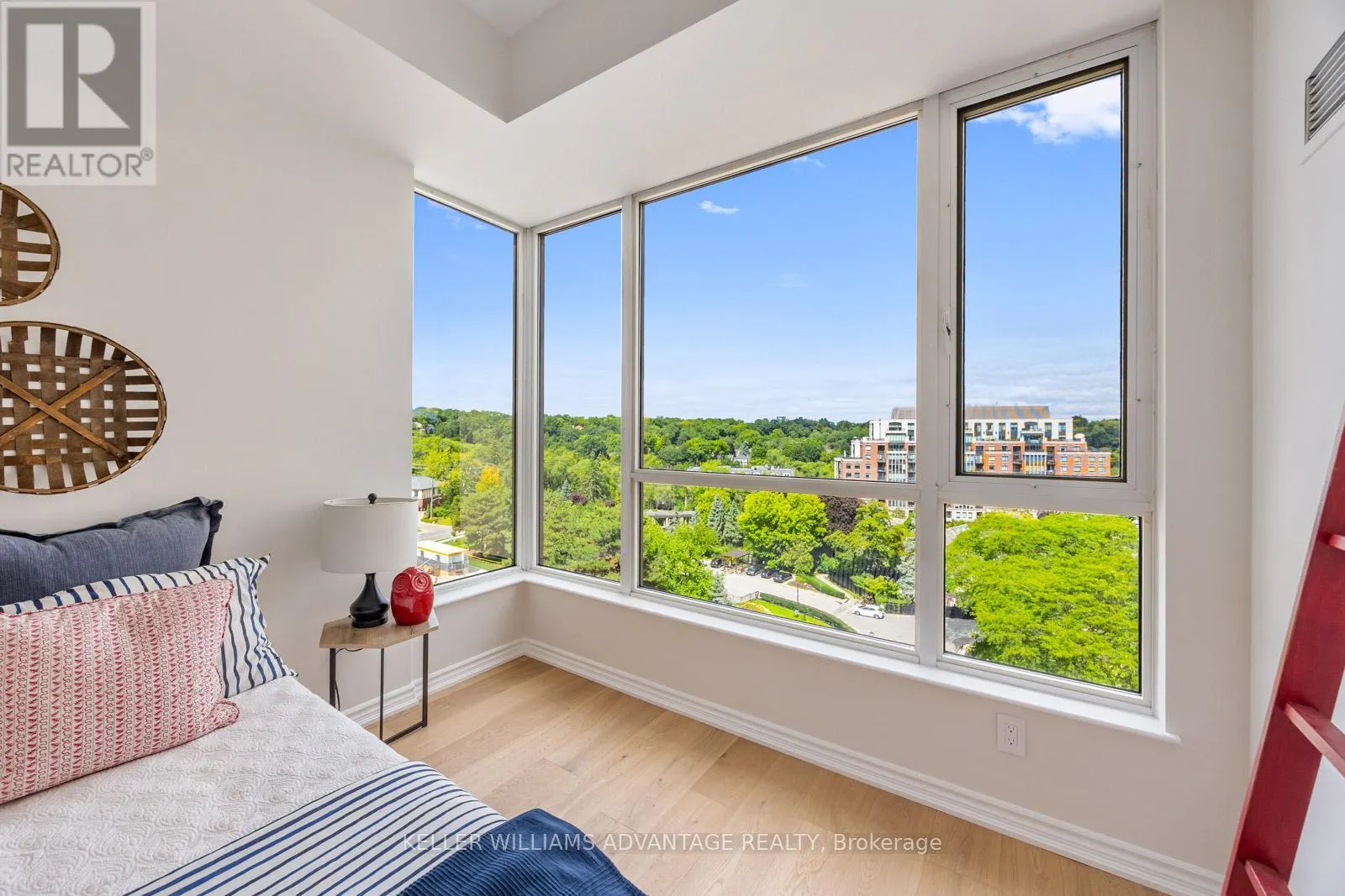 904 - 2662 BLOOR STREET W