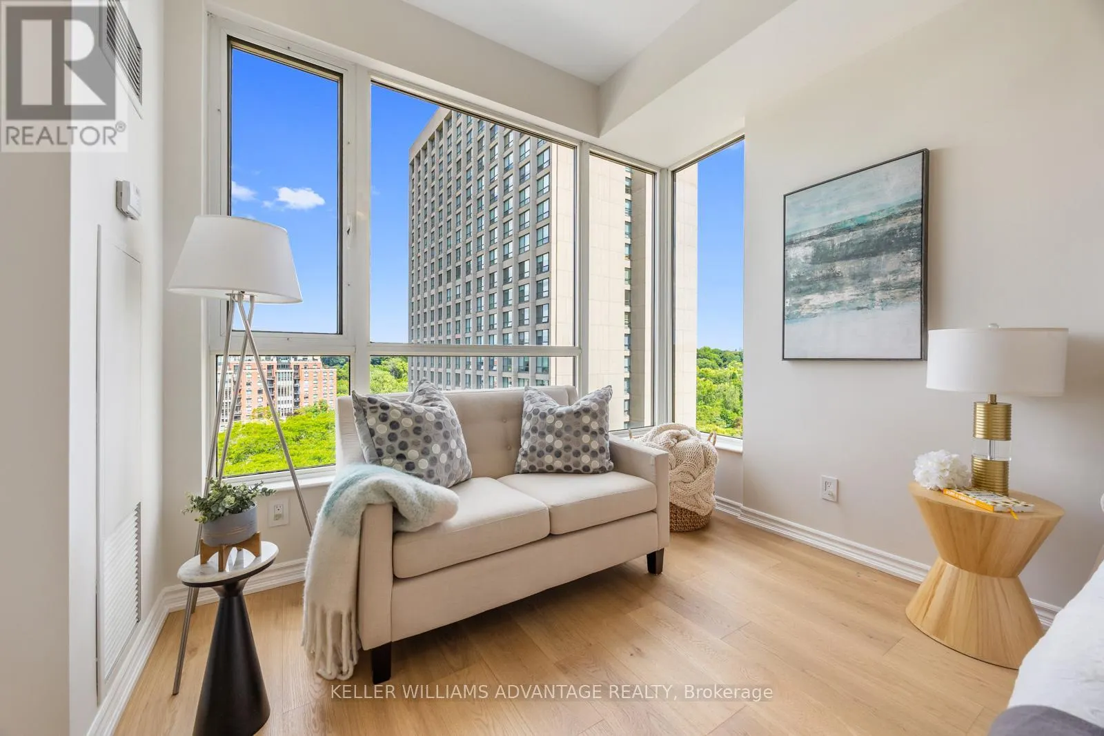 904 - 2662 BLOOR STREET W