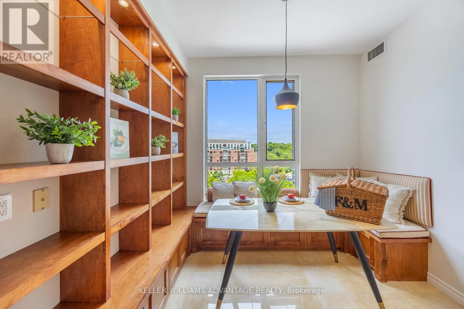 904 - 2662 BLOOR STREET W