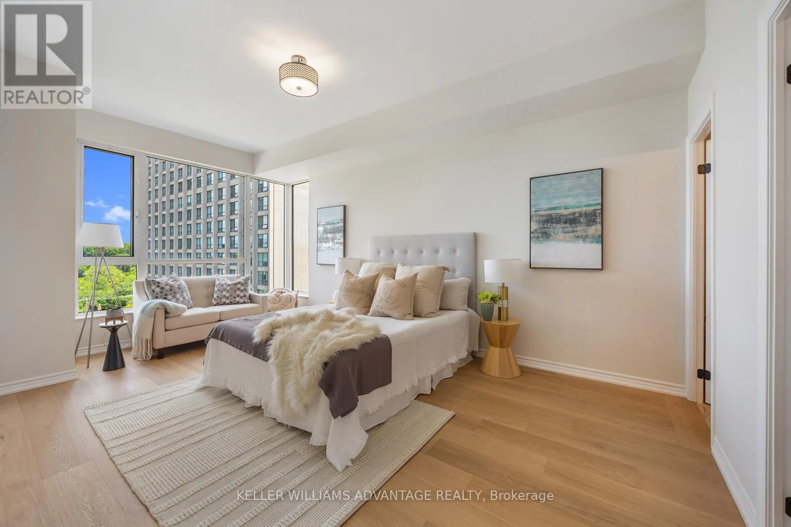 904 - 2662 BLOOR STREET W