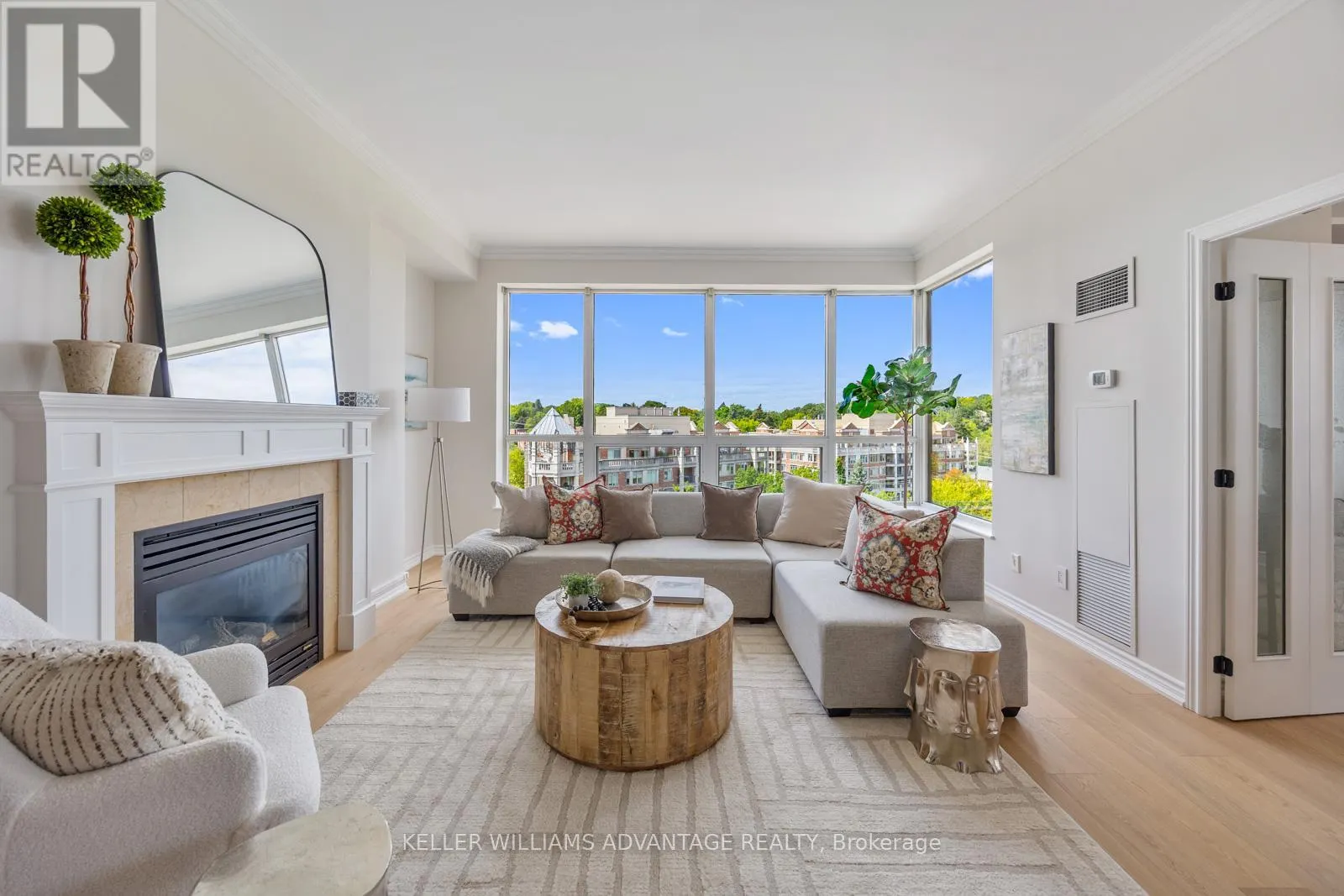 904 - 2662 BLOOR STREET W