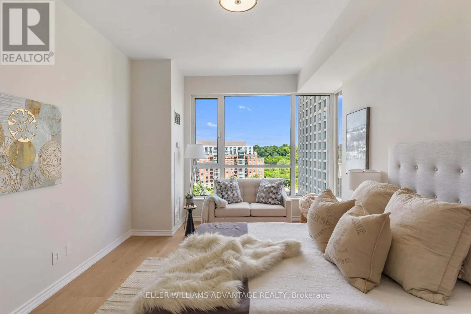 904 - 2662 BLOOR STREET W