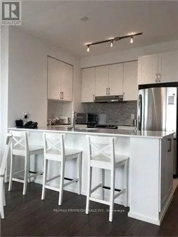 1704 - 2560 EGLINTON AVENUE W