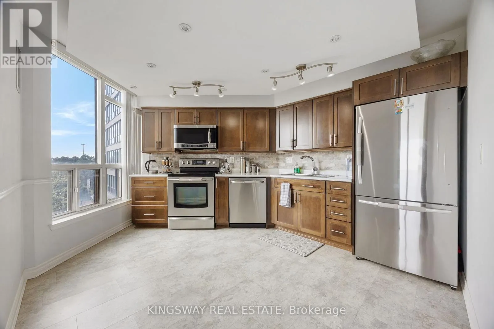 507 - 12 LAURELCREST STREET