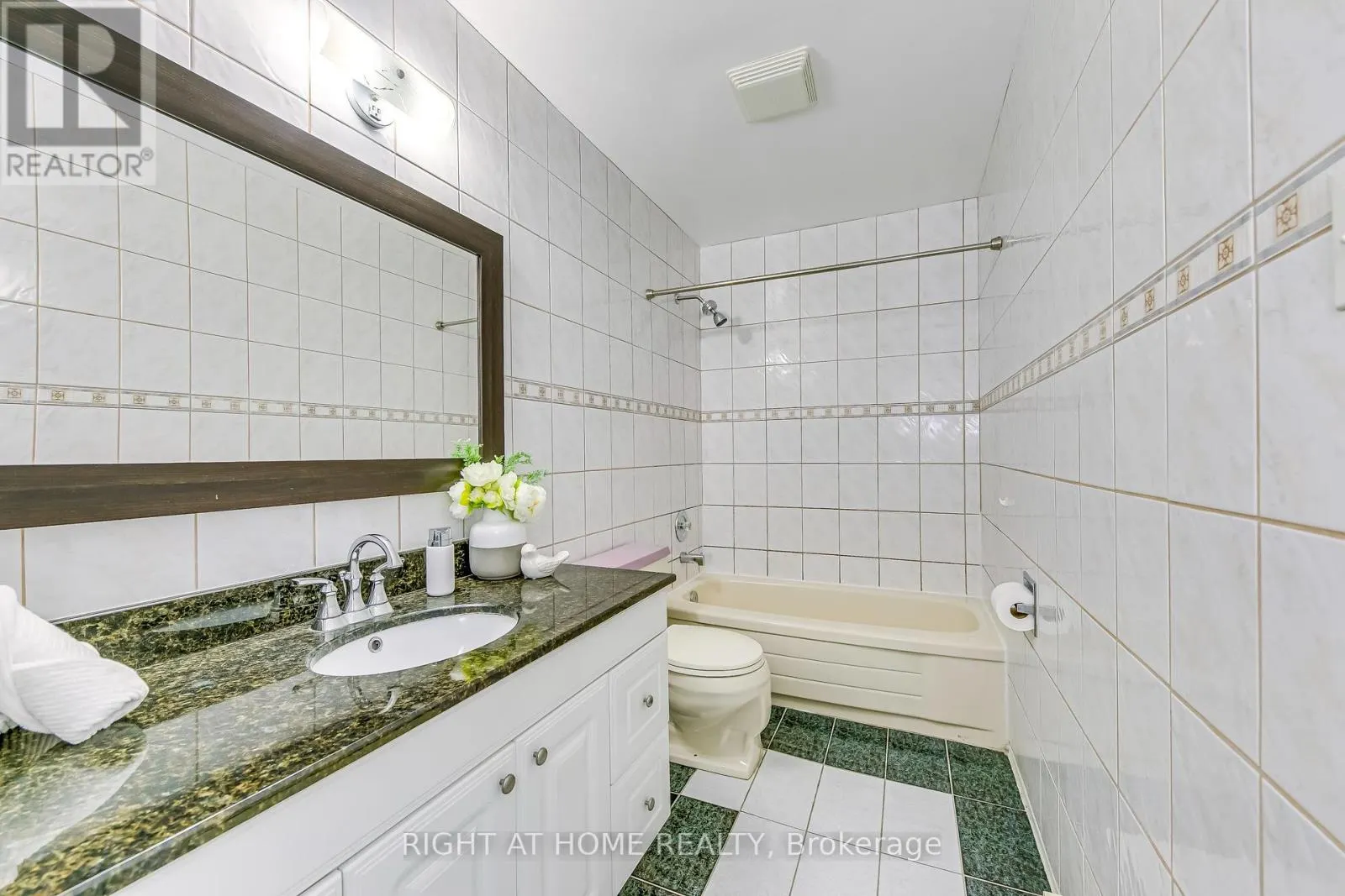 202 - 1055 DUNDAS STREET E