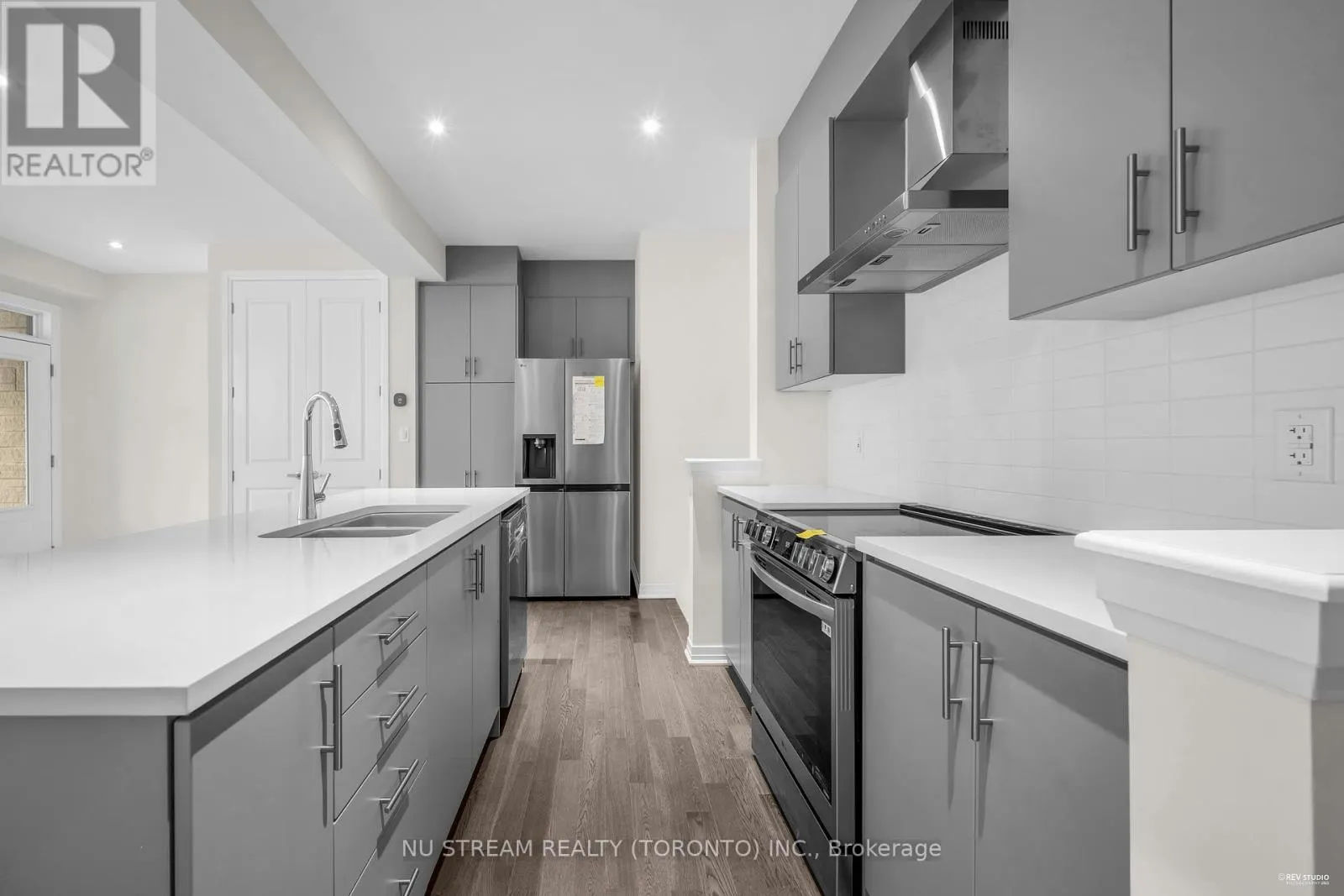 3255 CRYSTAL DRIVE