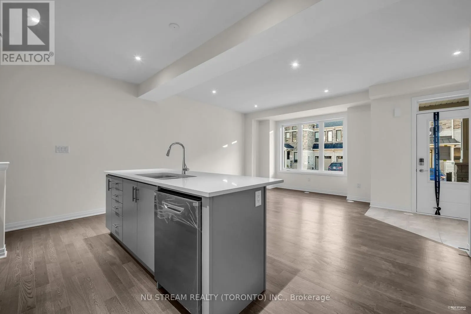 3255 CRYSTAL DRIVE