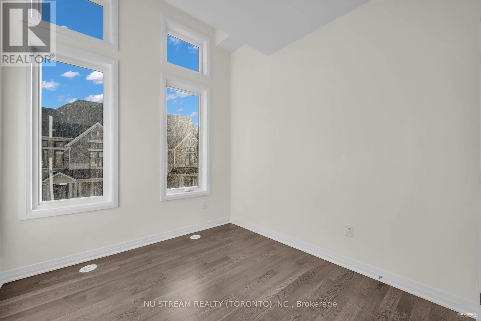 3255 CRYSTAL DRIVE