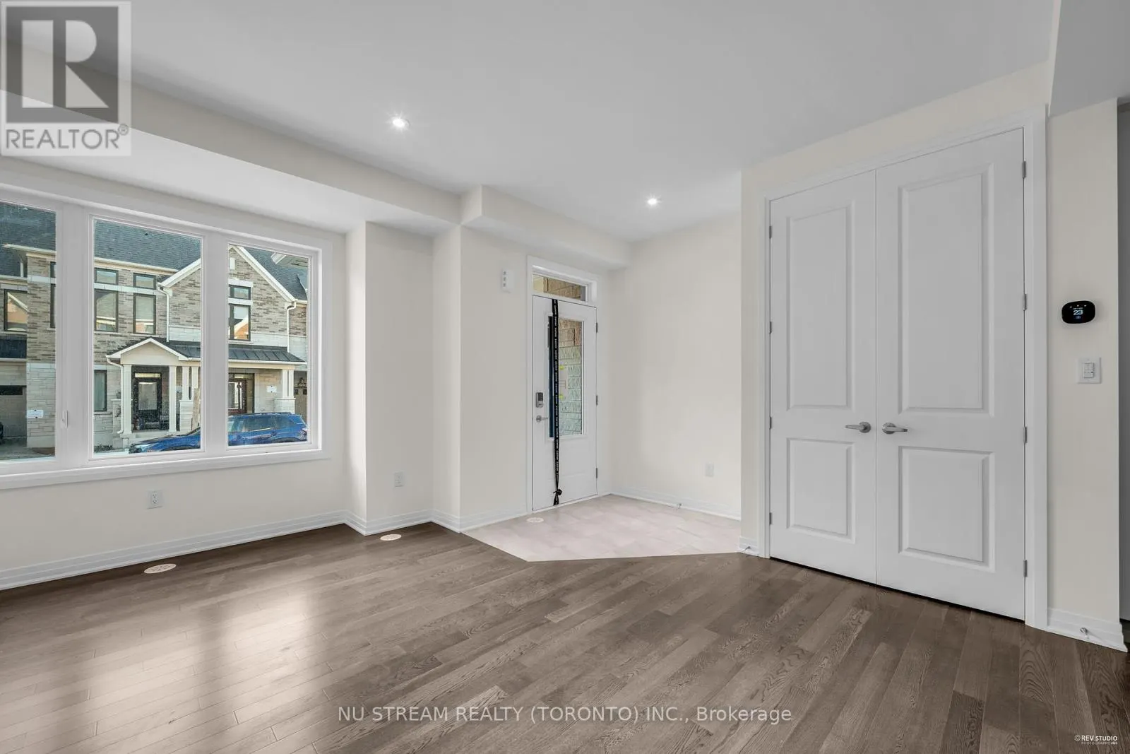 3255 CRYSTAL DRIVE