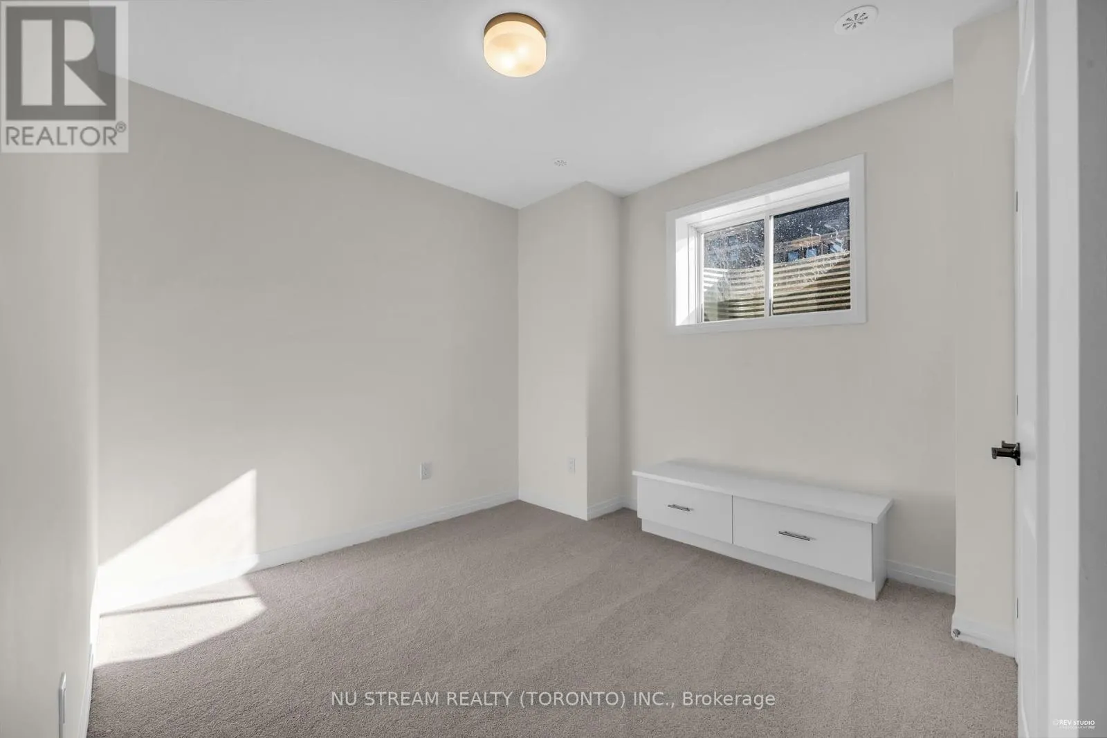 3255 CRYSTAL DRIVE