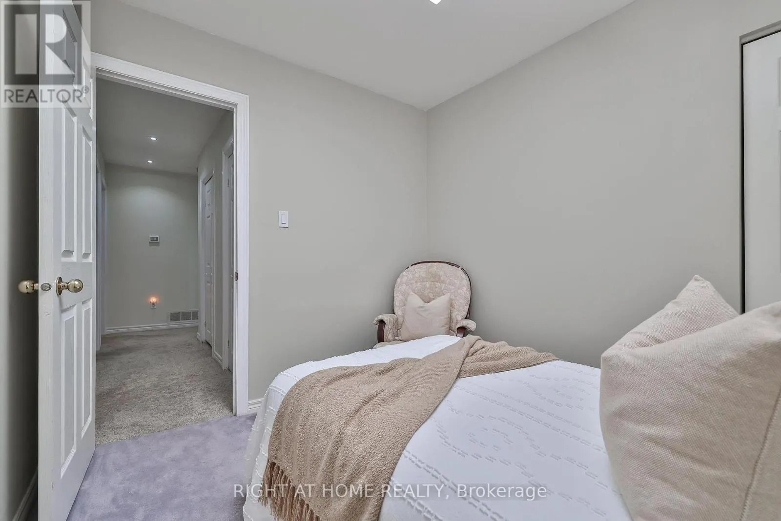 25 DEVONSHIRE DRIVE