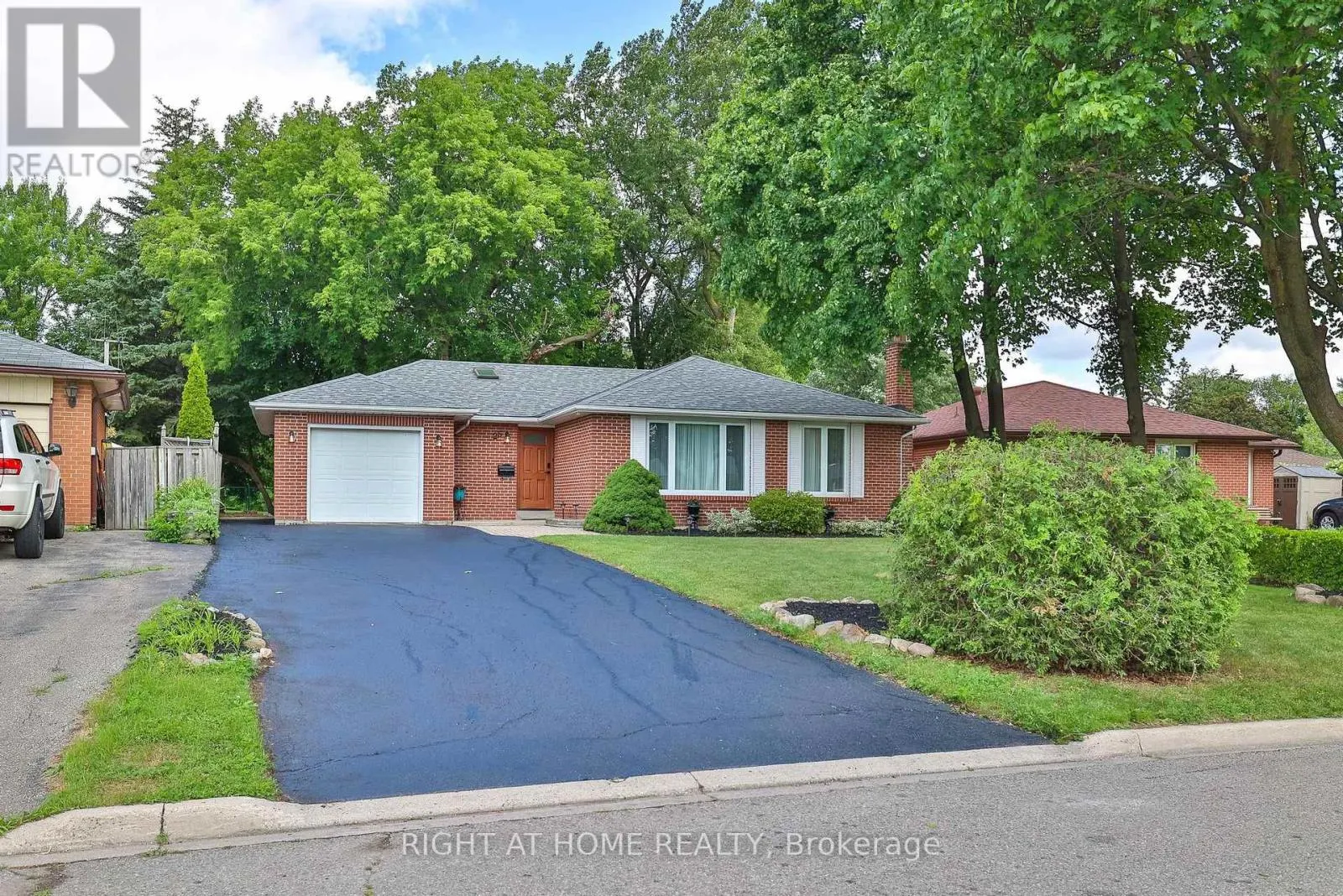 25 DEVONSHIRE DRIVE