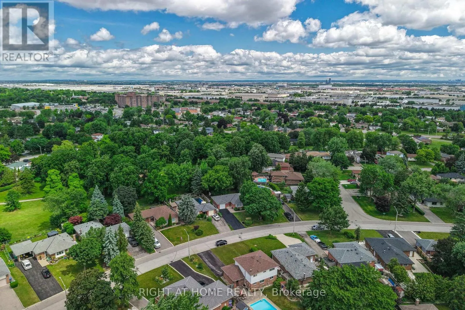 25 DEVONSHIRE DRIVE