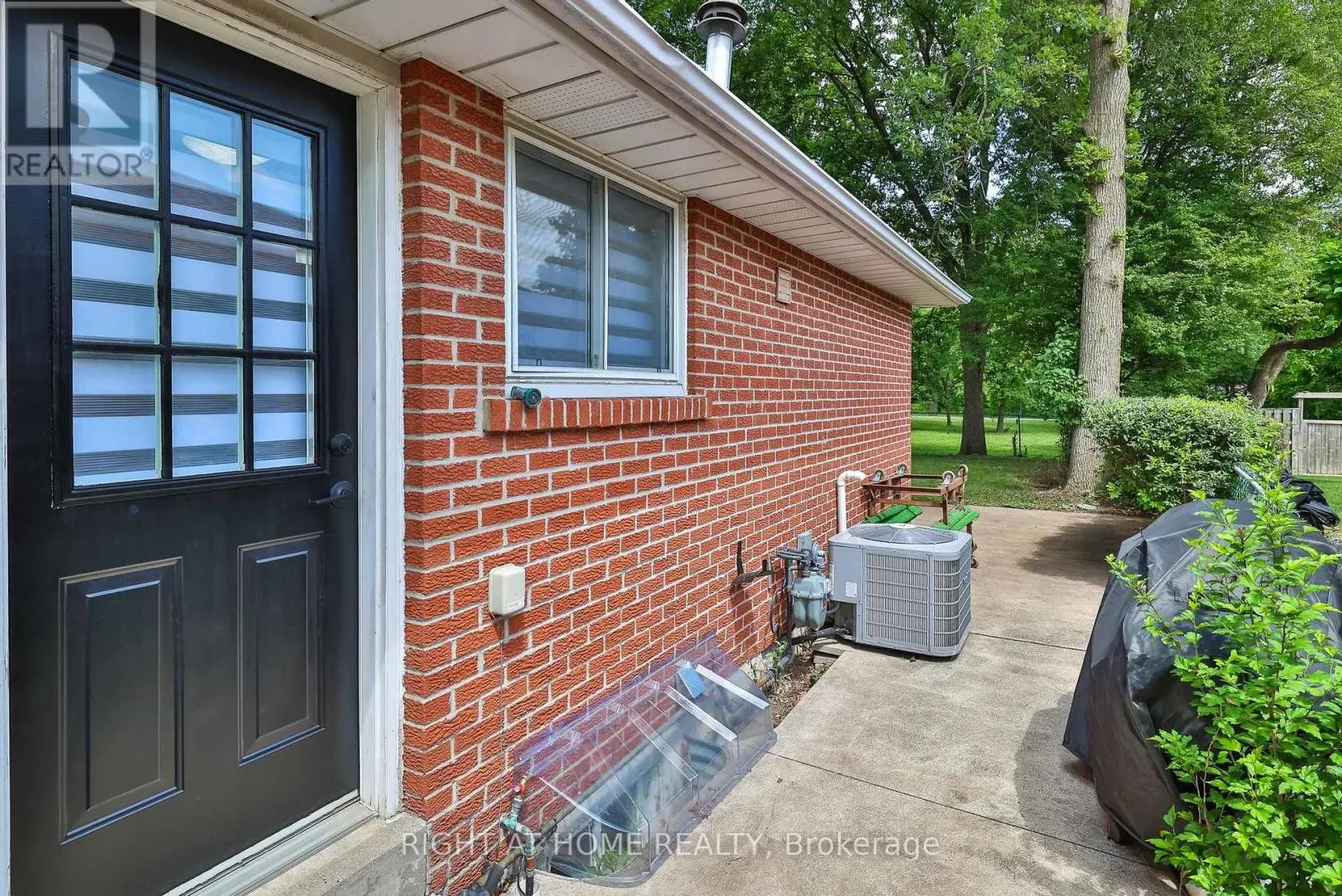 25 DEVONSHIRE DRIVE
