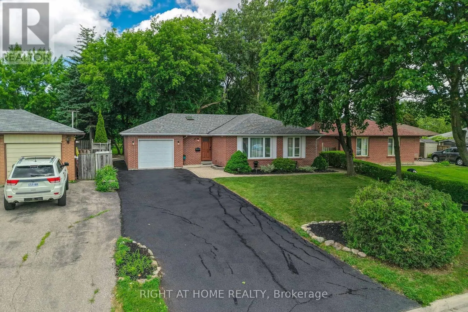 25 DEVONSHIRE DRIVE