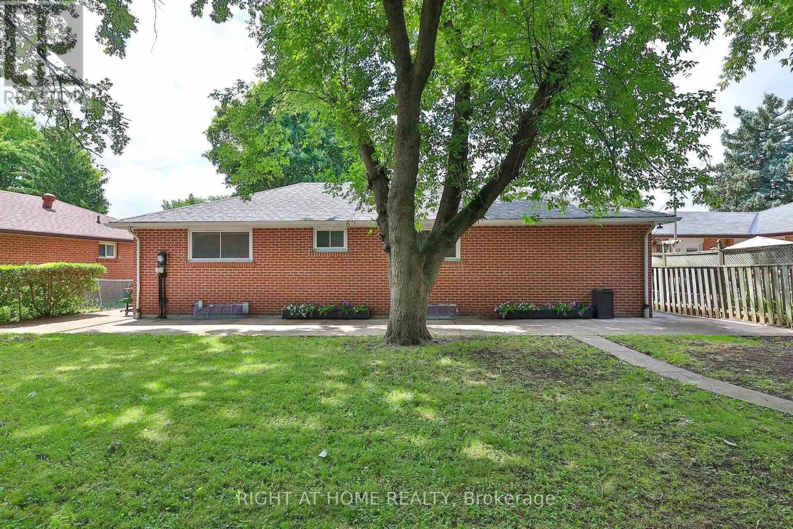 25 DEVONSHIRE DRIVE