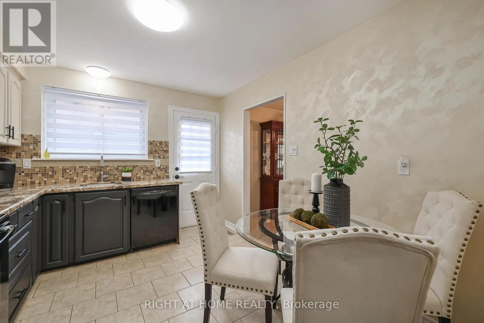 25 DEVONSHIRE DRIVE