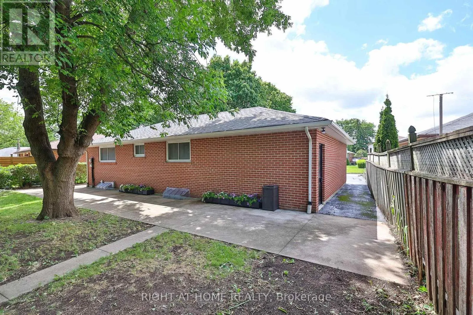 25 DEVONSHIRE DRIVE