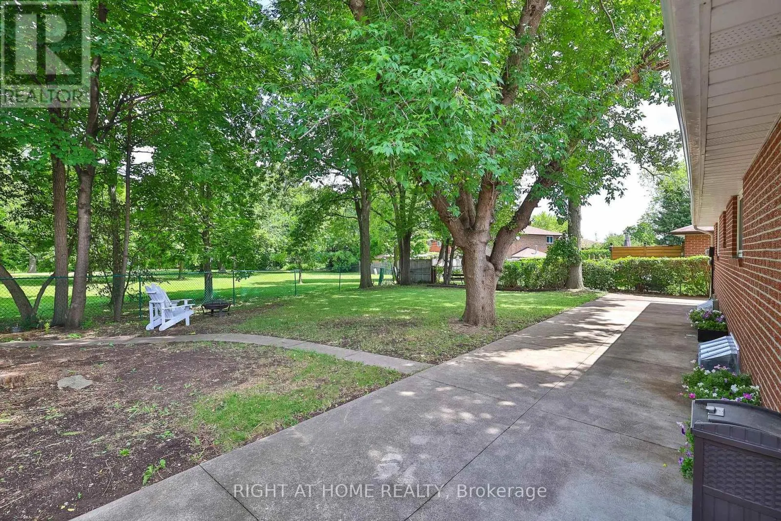25 DEVONSHIRE DRIVE