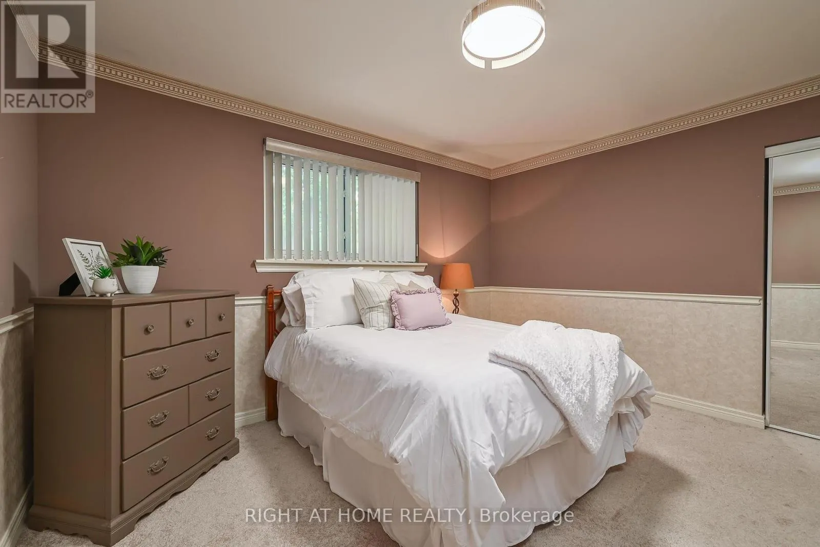 25 DEVONSHIRE DRIVE