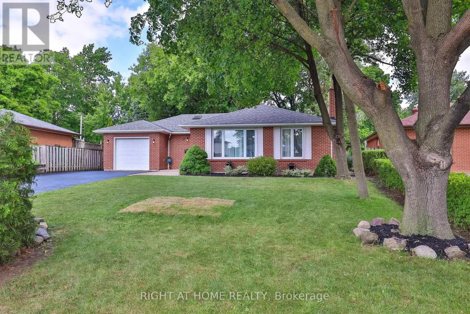 25 DEVONSHIRE DRIVE