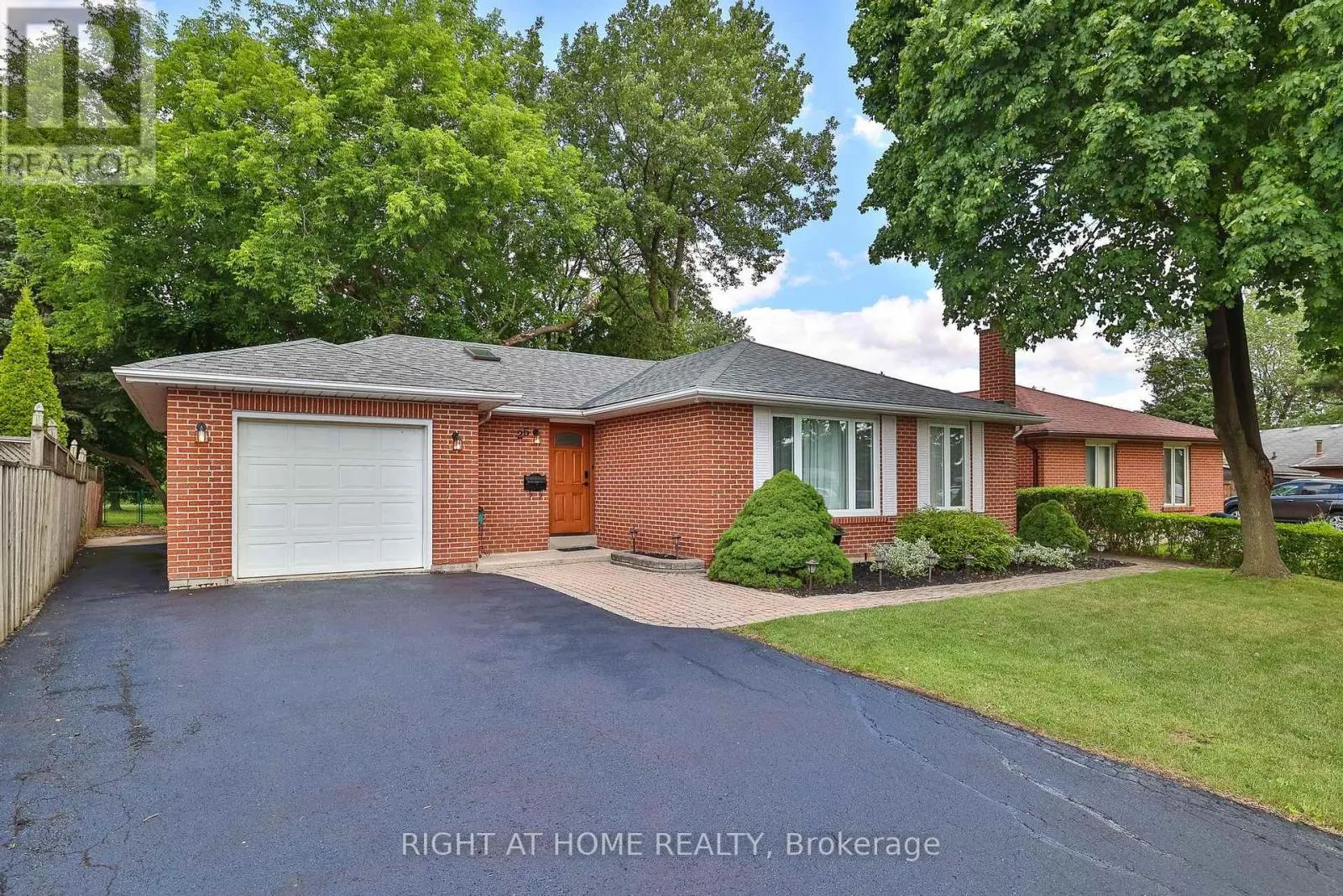 25 DEVONSHIRE DRIVE