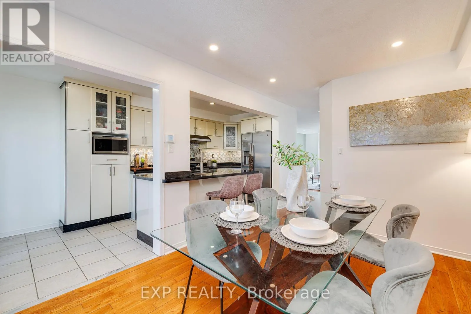 24 - 1591 SOUTH PARADE COURT