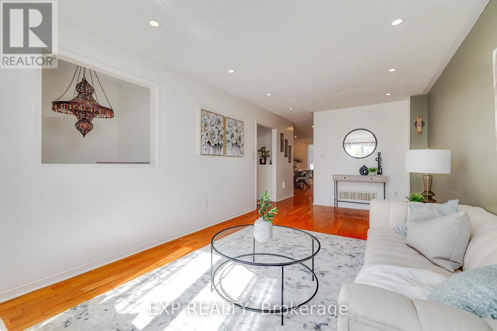 24 - 1591 SOUTH PARADE COURT
