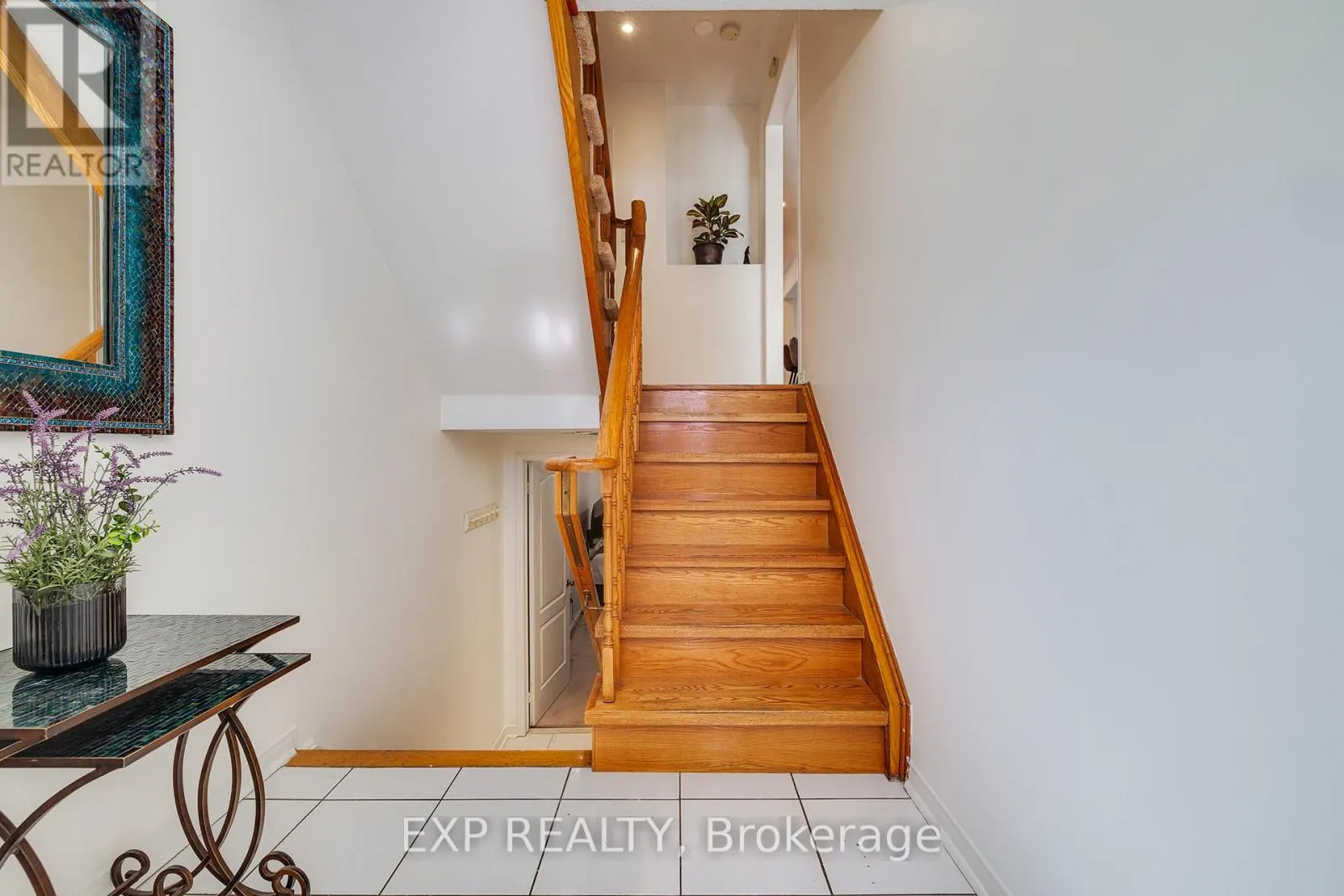 24 - 1591 SOUTH PARADE COURT