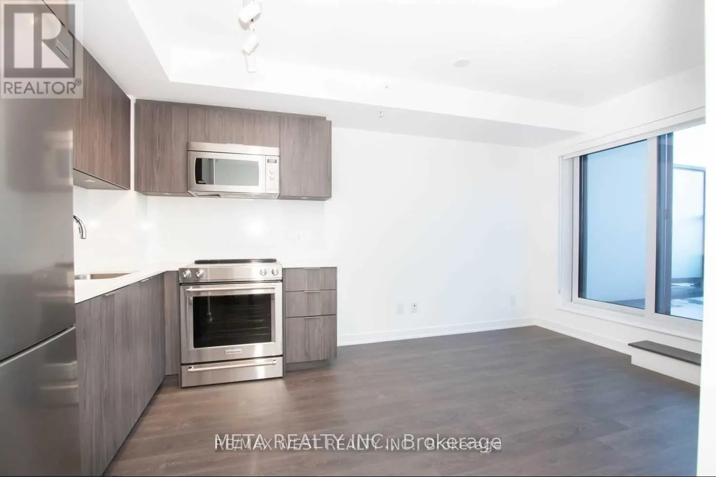 503 - 30 SAMUEL WOOD WAY