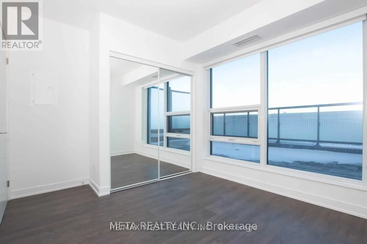 503 - 30 SAMUEL WOOD WAY