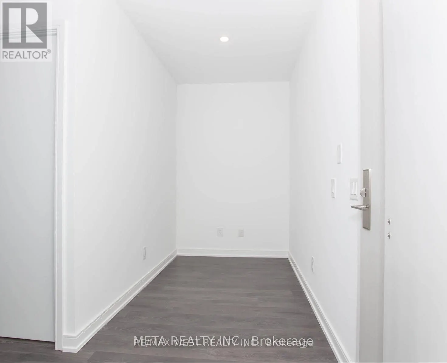 503 - 30 SAMUEL WOOD WAY