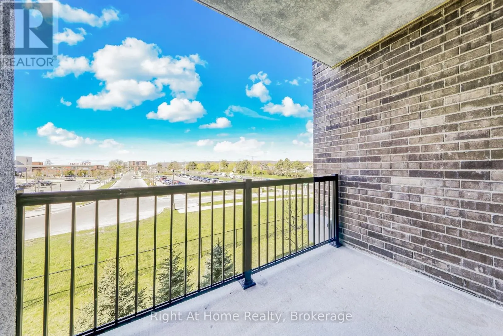 307 - 610 FARMSTEAD DRIVE, #307