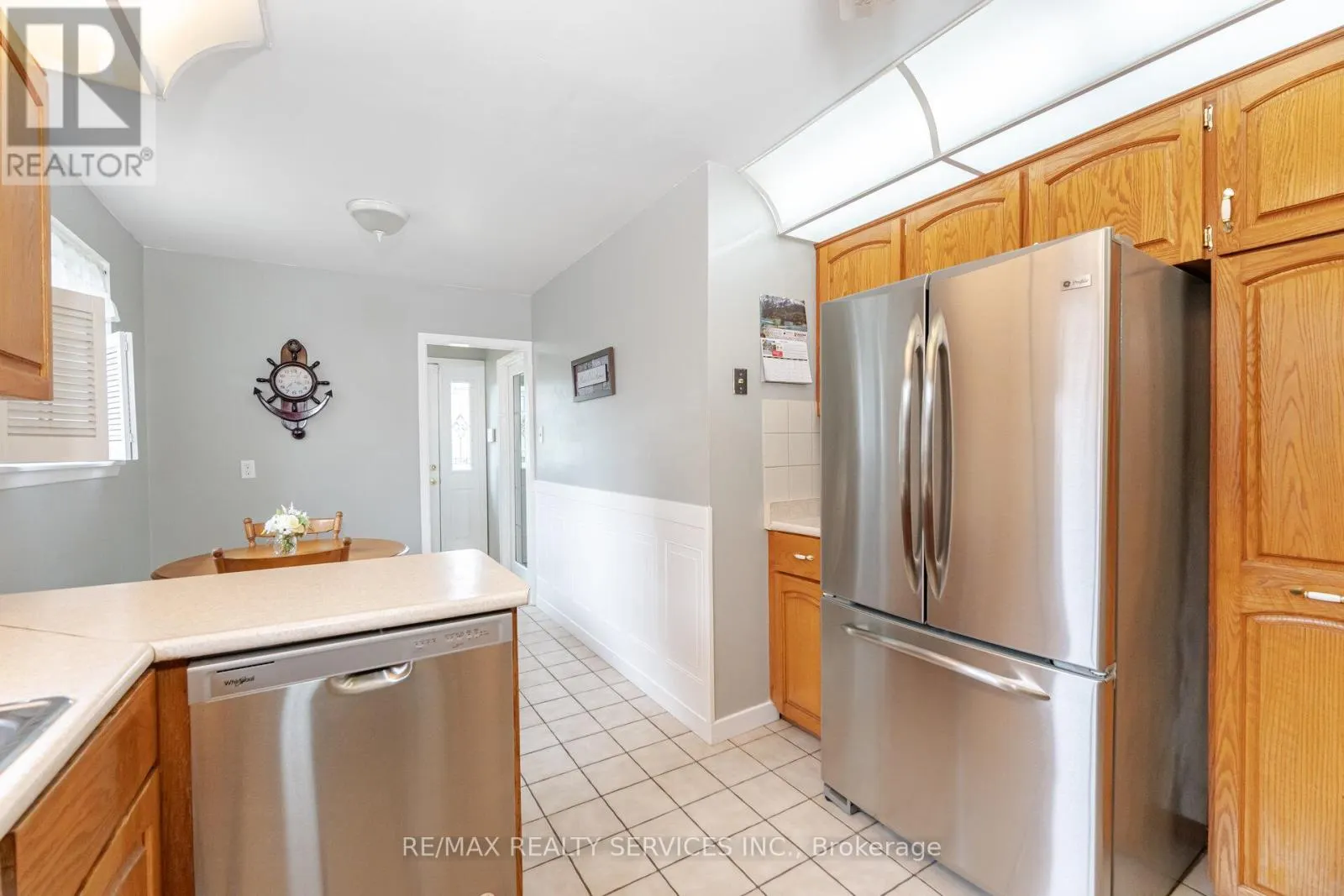 10 GATEWOOD DRIVE