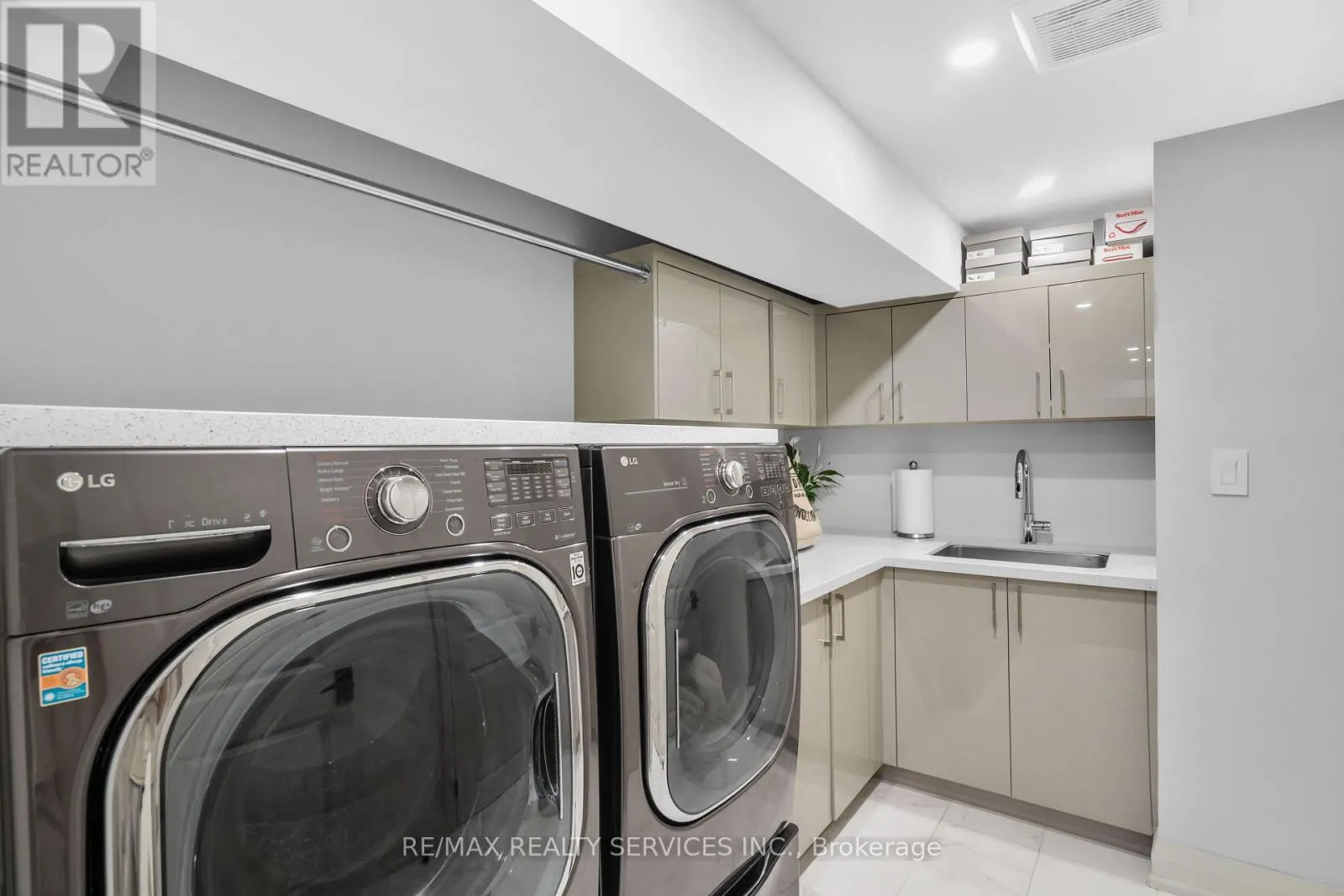 24 MARLOW PLACE