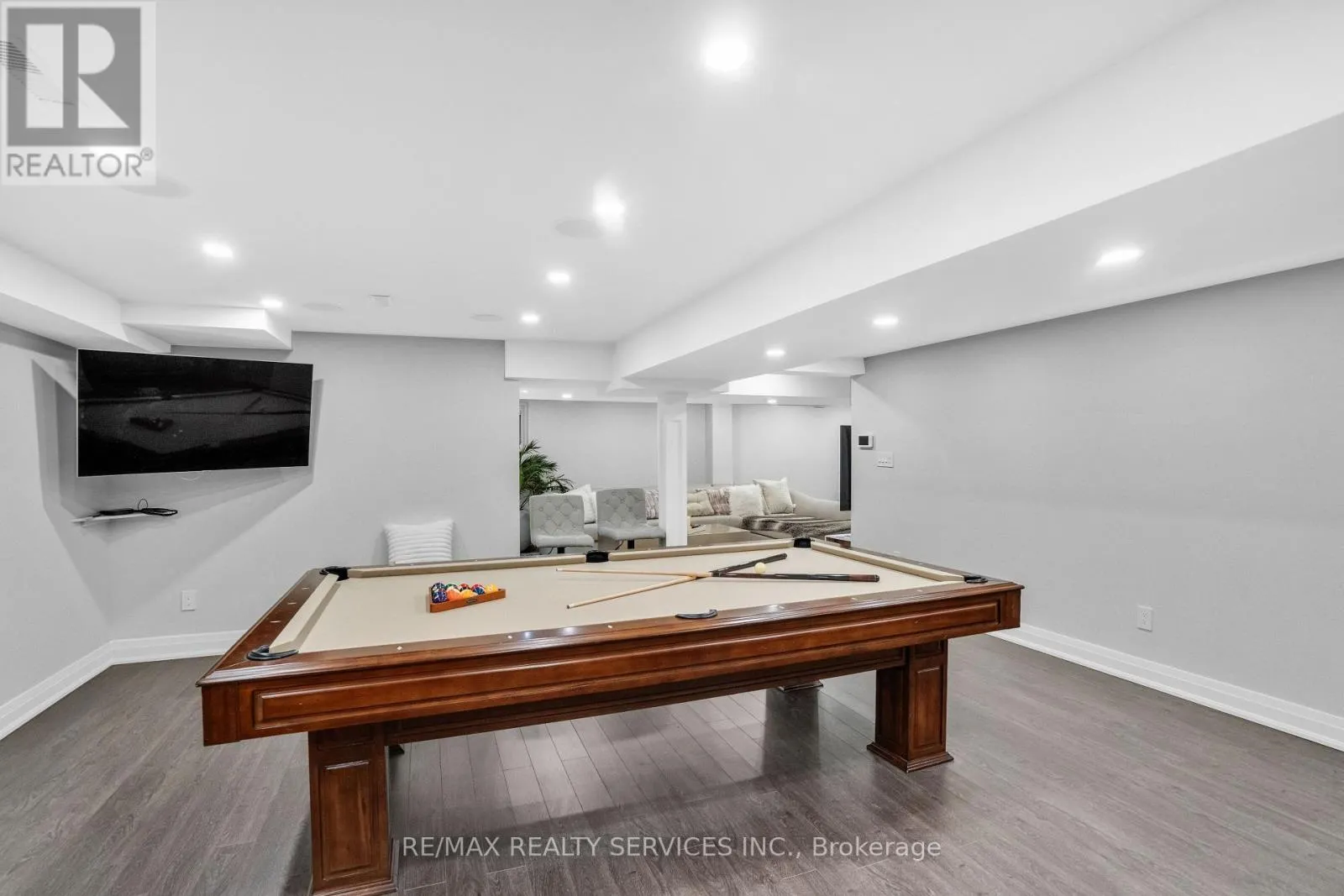 24 MARLOW PLACE