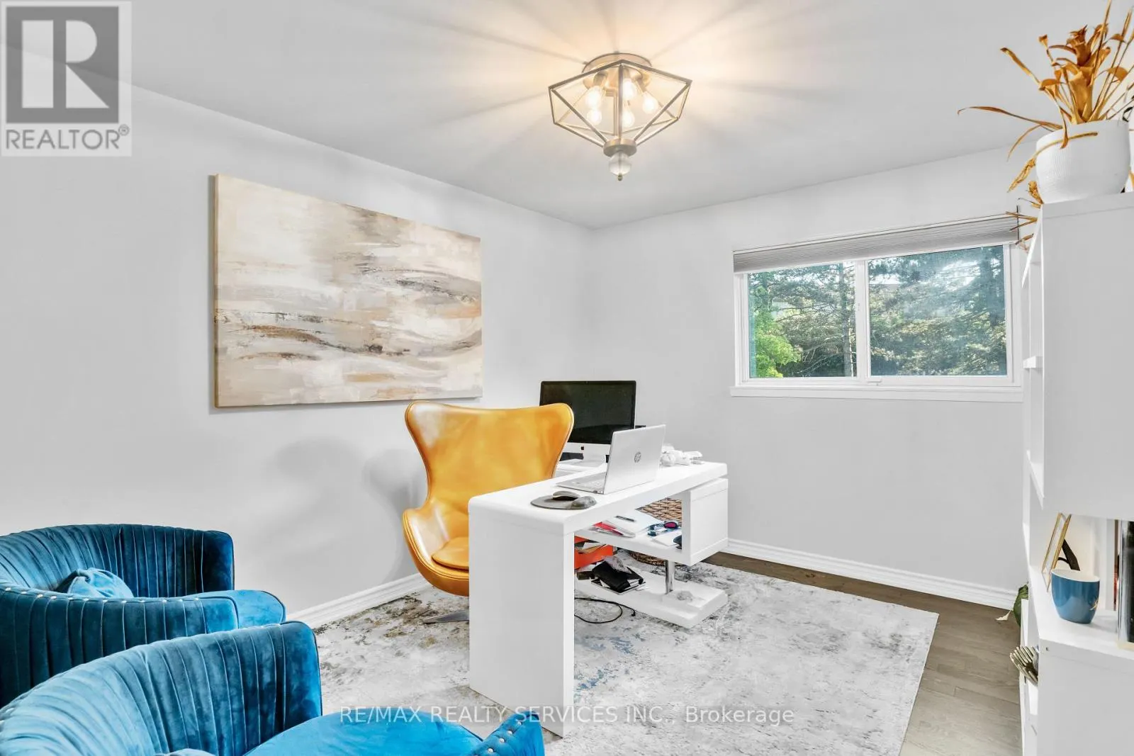 24 MARLOW PLACE