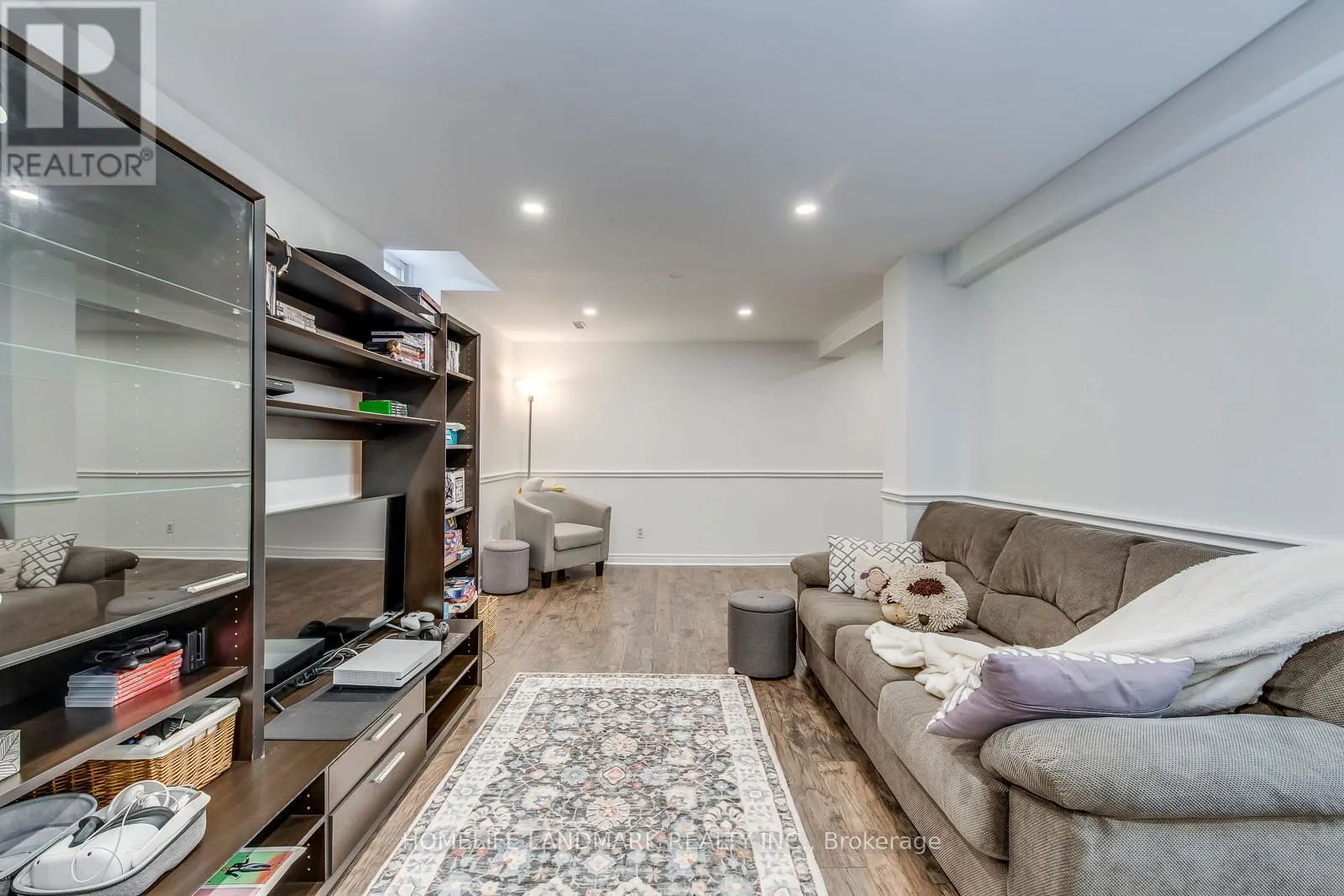 1076 MONTROSE ABBEY DRIVE