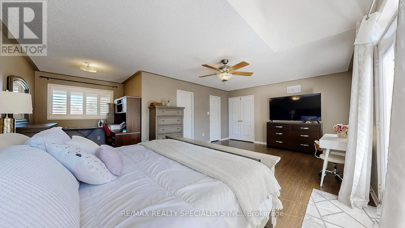 22 SAWSTON CIRCLE