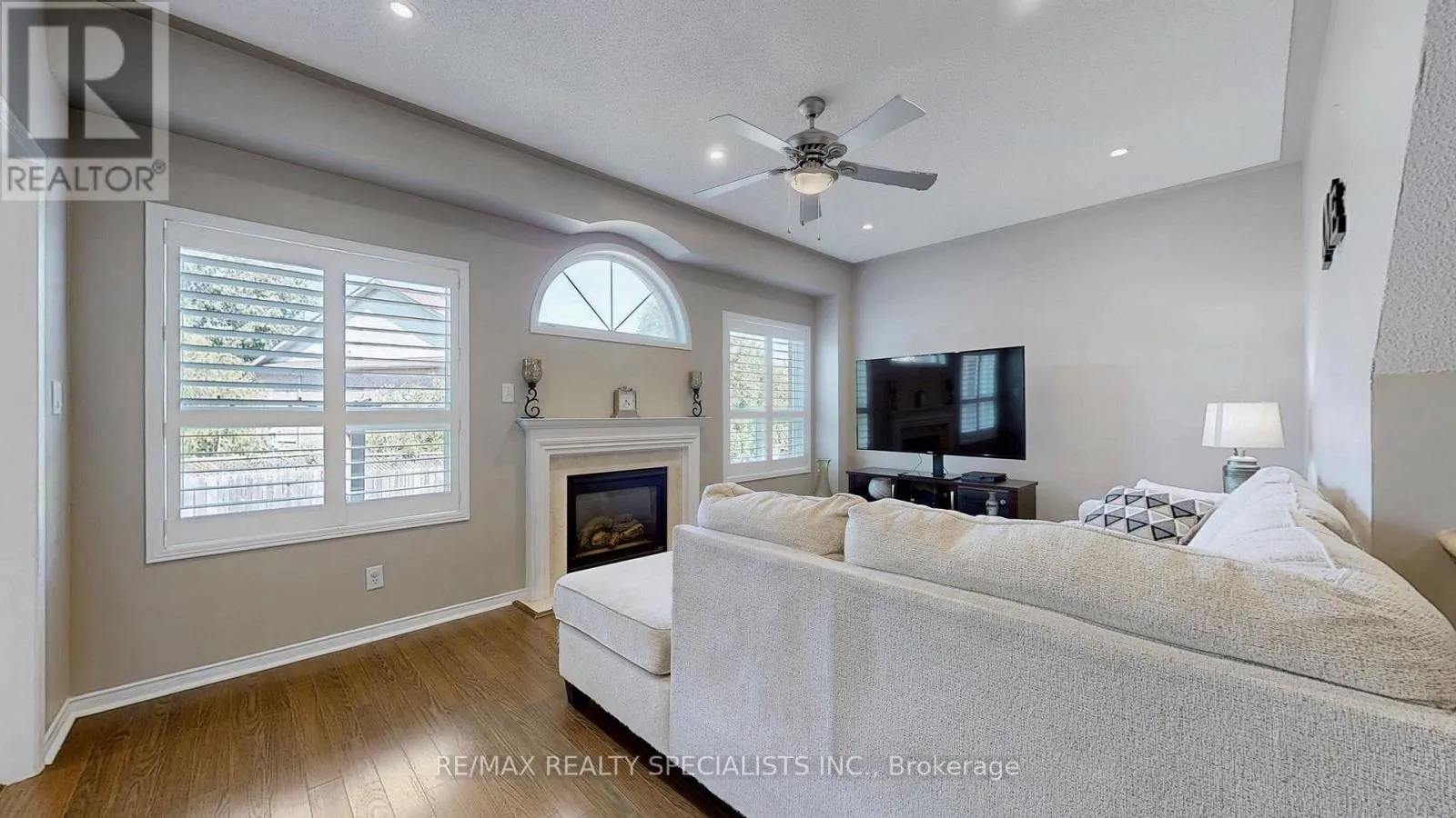 22 SAWSTON CIRCLE