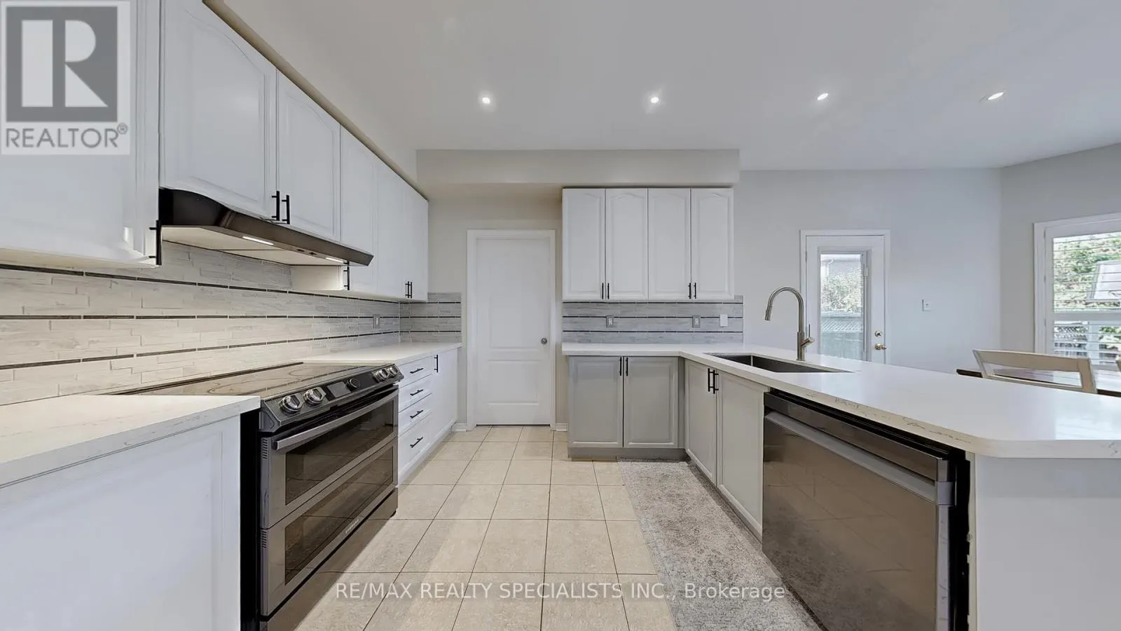 22 SAWSTON CIRCLE