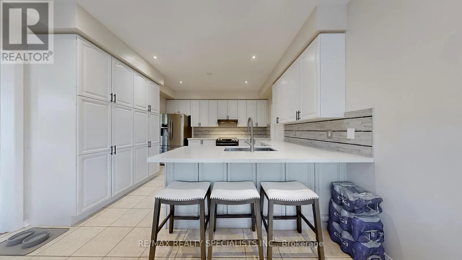 22 SAWSTON CIRCLE