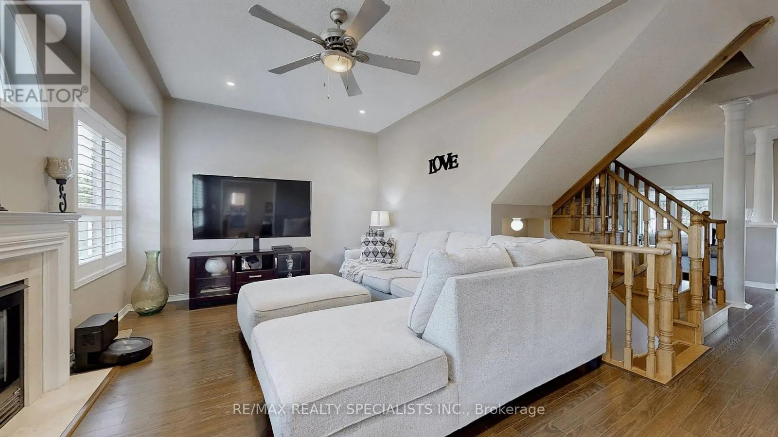 22 SAWSTON CIRCLE