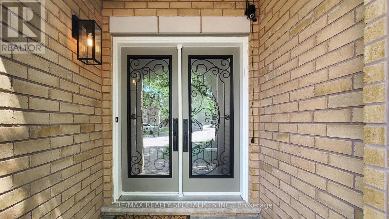 22 SAWSTON CIRCLE