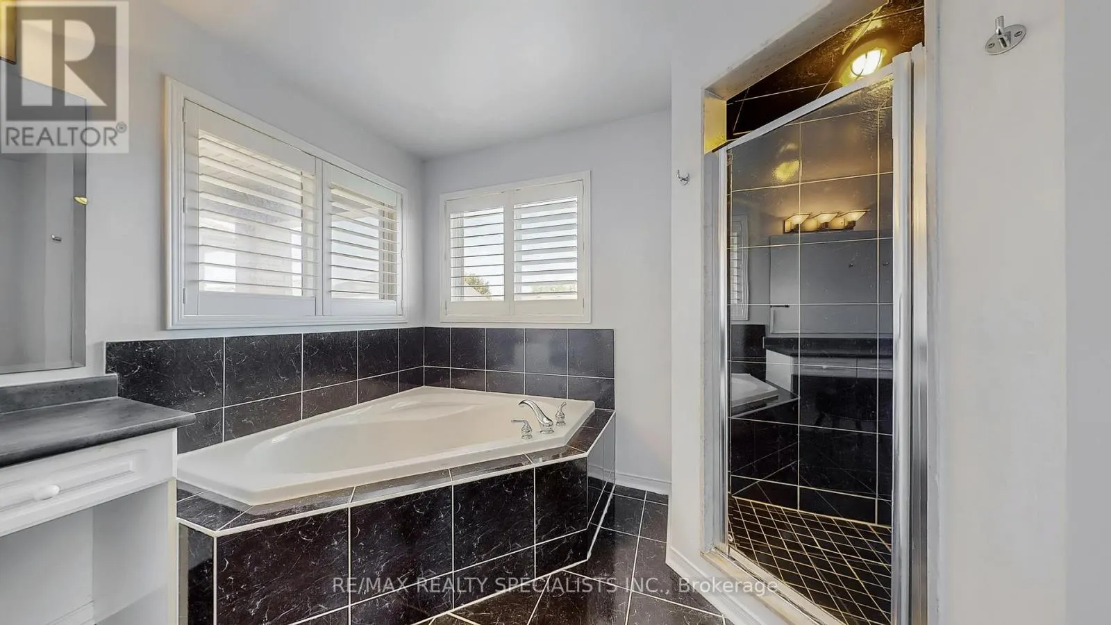 22 SAWSTON CIRCLE