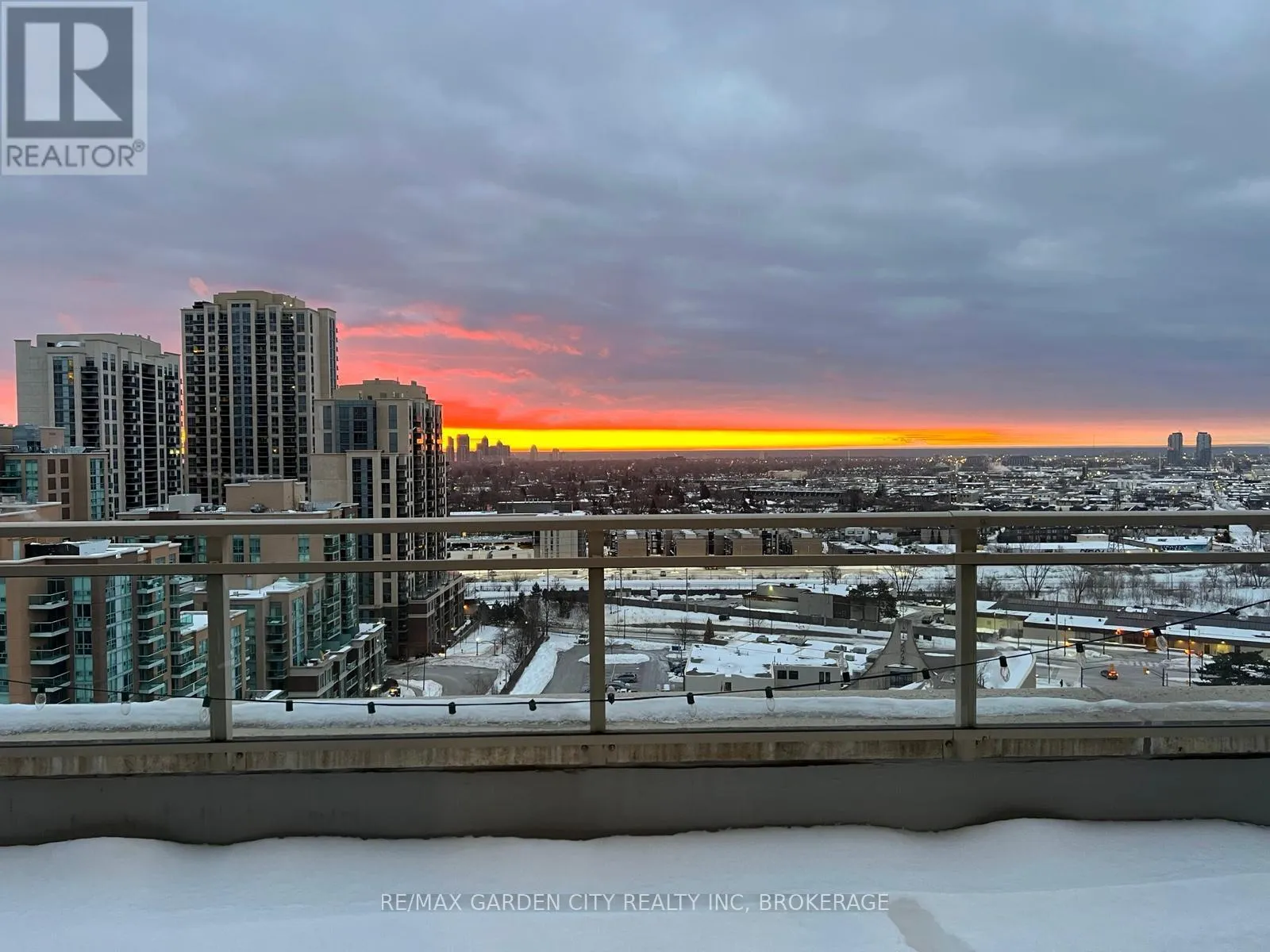 1402 - 5101 DUNDAS STREET W, #1402