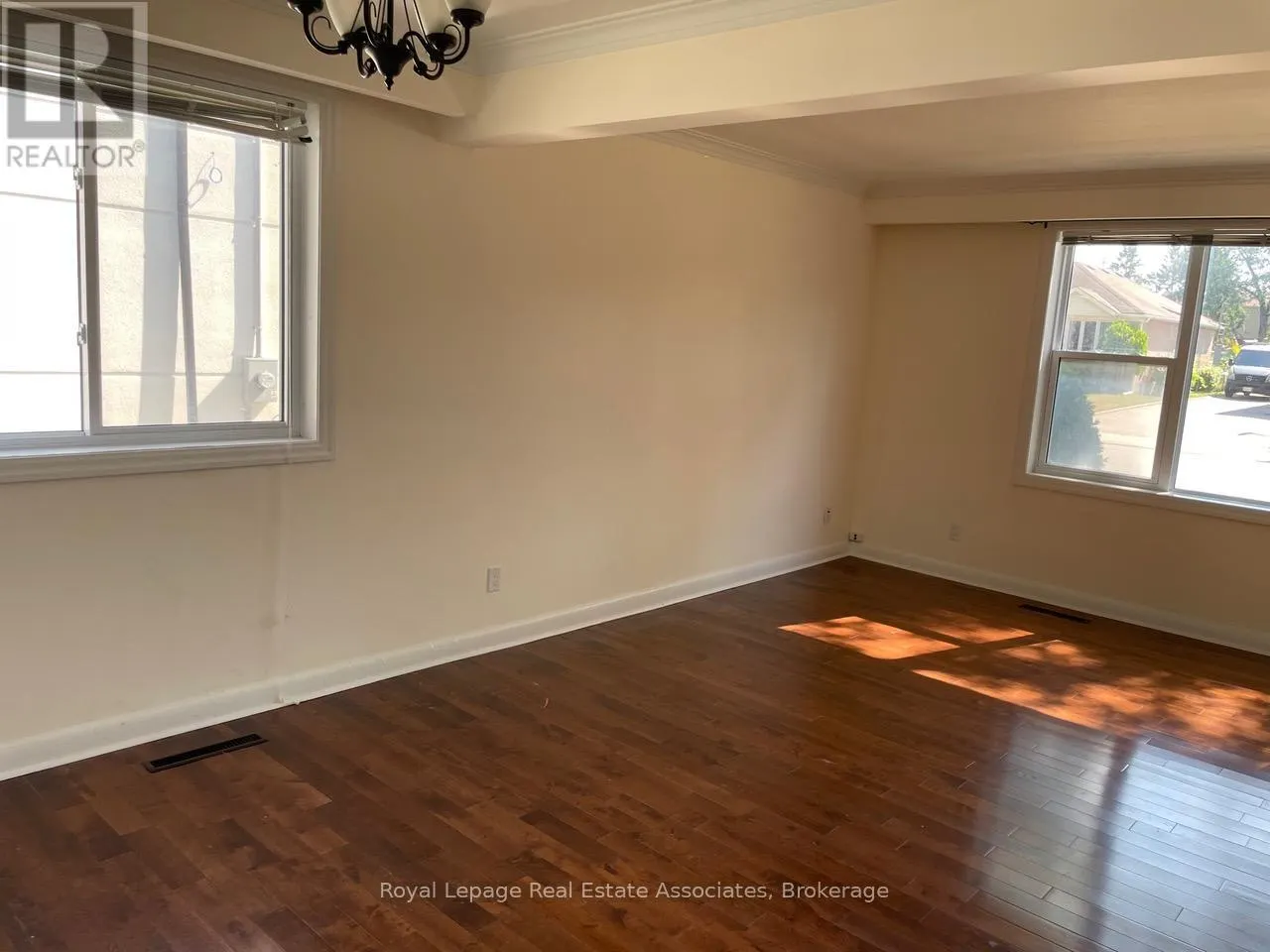 43 BROADVIEW AVENUE
